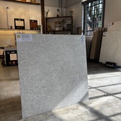 Porcelanato Fragmenta Acetinado 83x83 - Helena
