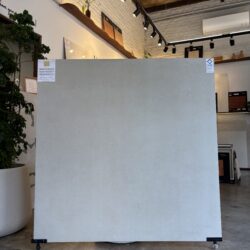 Porcelanato Master Loft Grigio Rustico 123x123 - Embramaco