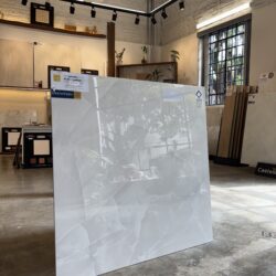 Porcelanato Perola Polido 82x82 - Helena