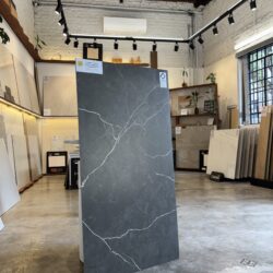 Porcelanato Splendor Nero Acetinado 62x121 - Helena
